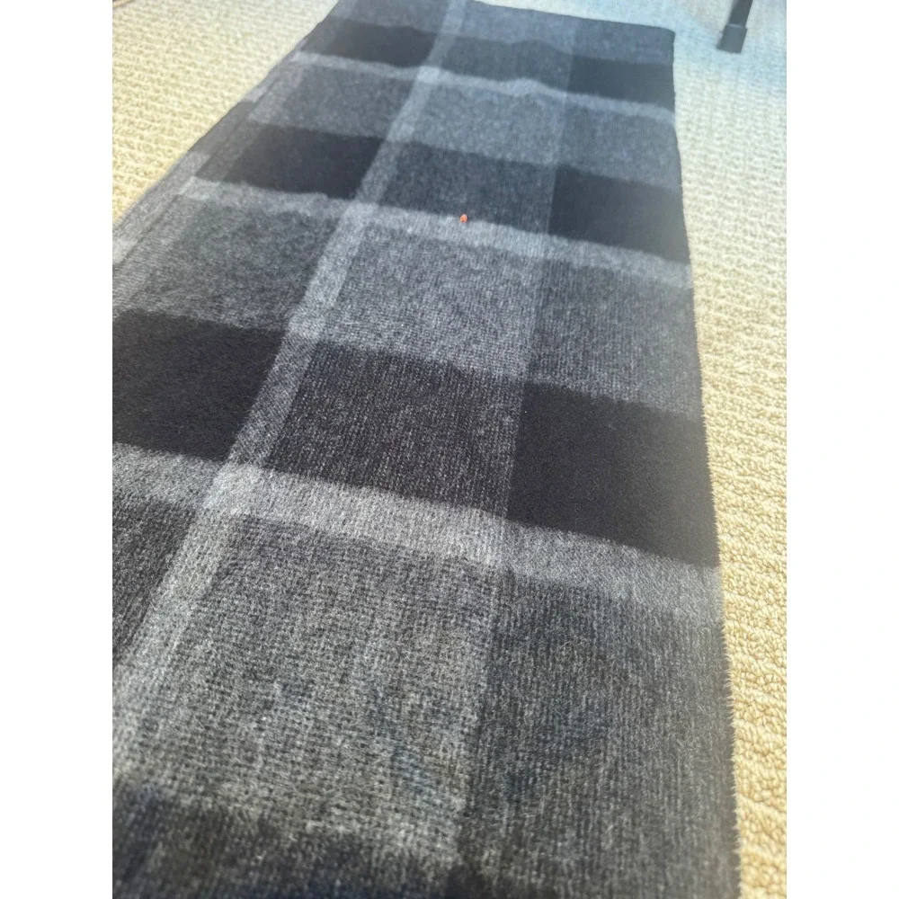 Joseph Abboud Mens 100% Cashmere Scarf Black Grey Plaid Check Fringe Winter Wrap